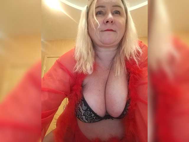 MiraRobens1 live cam on BongaCams
