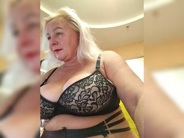 MiraRobens1 live cam on BongaCams