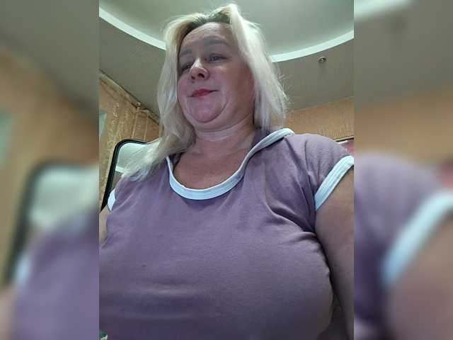 MiraRobens1 live cam preview