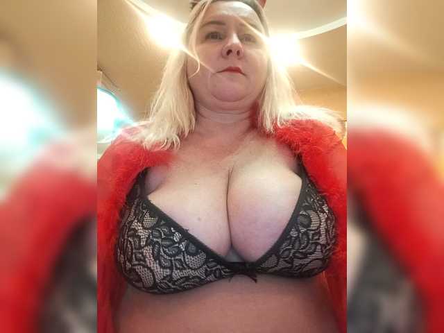 MiraRobens1 live cam on BongaCams