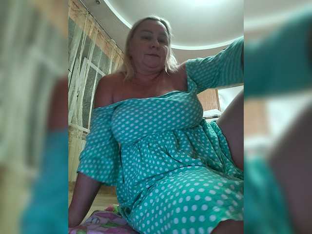 MiraRobens1 live cam on BongaCams