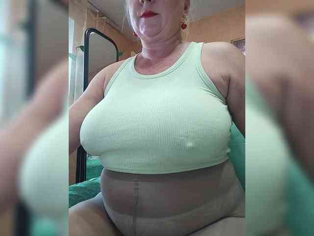 MiraRobens1 live female cam on bongacams