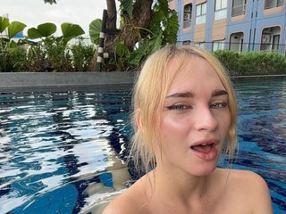 AstridMoss Porn Show