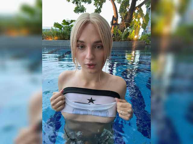 AstridMoss live cam on BongaCams