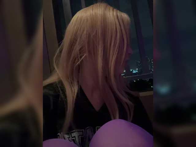 AstridMoss live cam on BongaCams