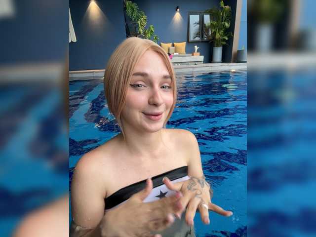 AstridMoss live cam on BongaCams