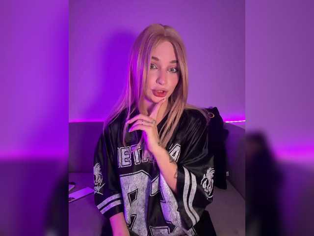 AstridMoss live cam on BongaCams