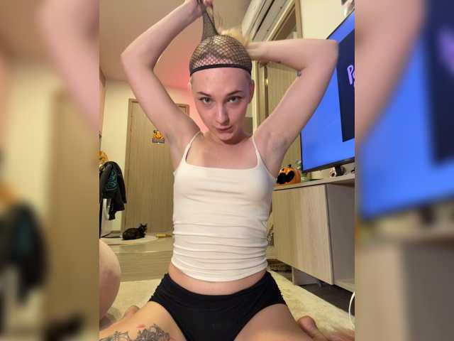 AstridMoss, live now on BongaCams