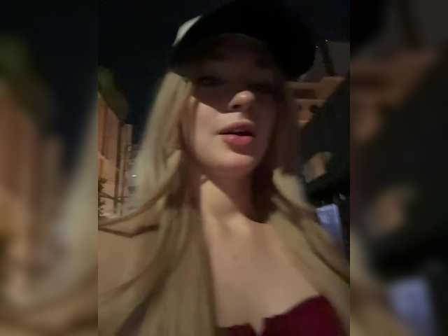 AstridMoss live cam on BongaCams