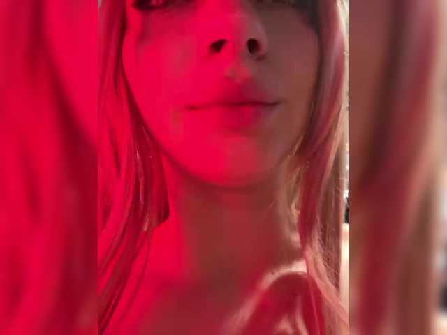 AstridMoss live cam on BongaCams