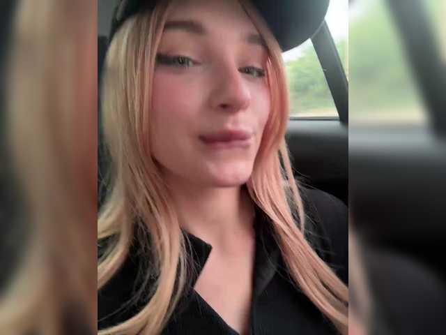 AstridMoss live cam on BongaCams