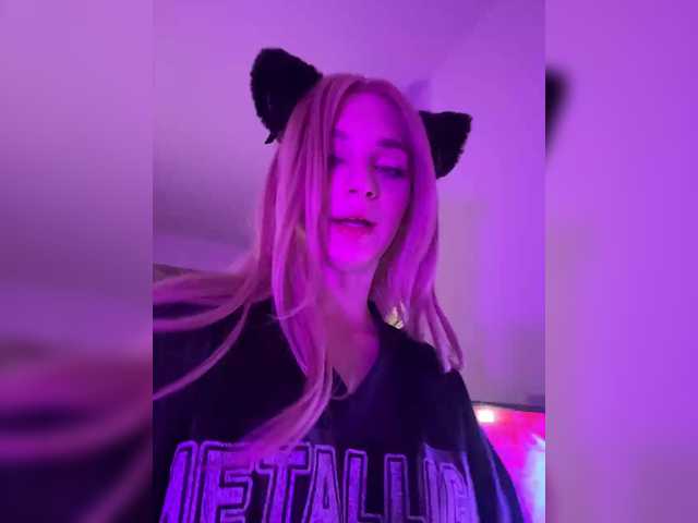 AstridMoss live cam on BongaCams