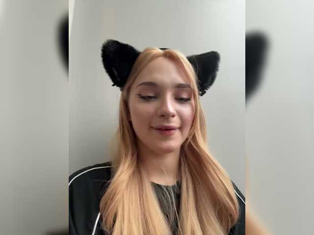 AstridMoss live cam on BongaCams