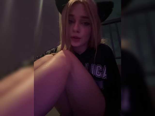 AstridMoss live cam on BongaCams