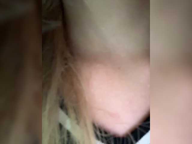 AstridMoss live cam on BongaCams