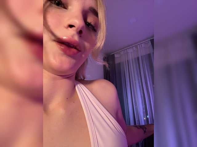 в попе у AstridMoss