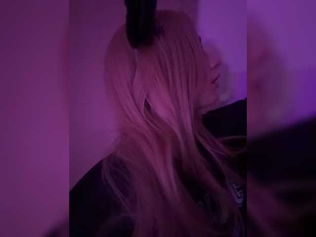 AstridMoss live cam on BongaCams