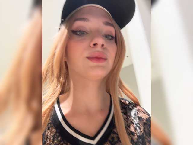 AstridMoss live cam on BongaCams