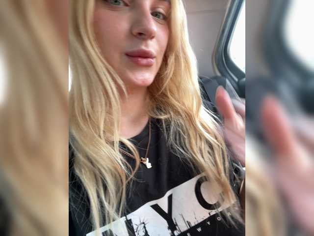 AstridMoss live cam on BongaCams