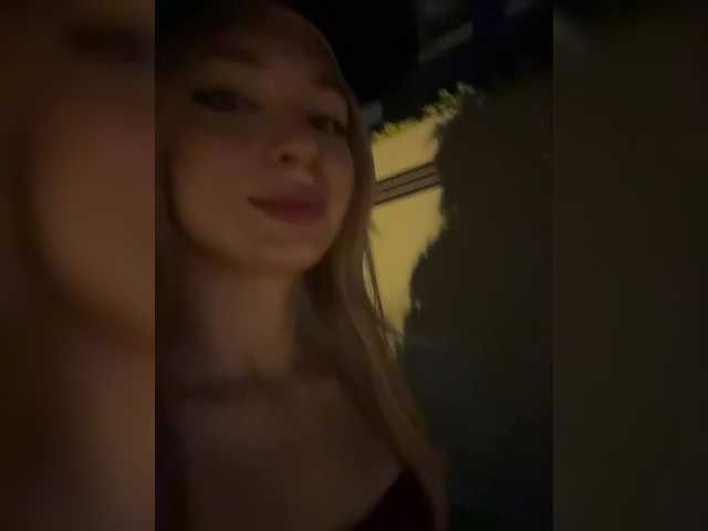 go to chat with AstridMoss