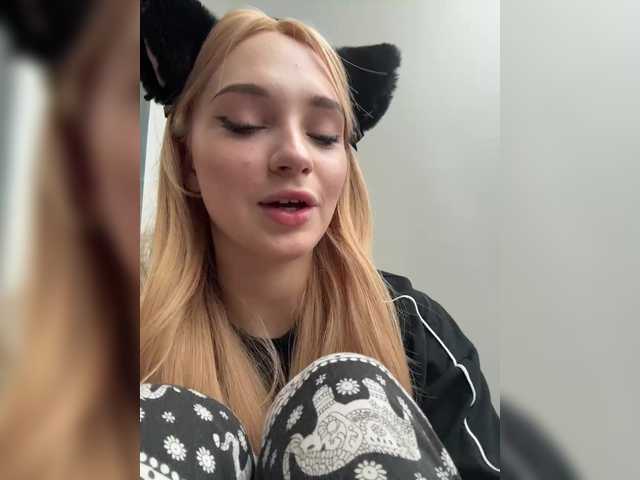 AstridMoss live cam on BongaCams