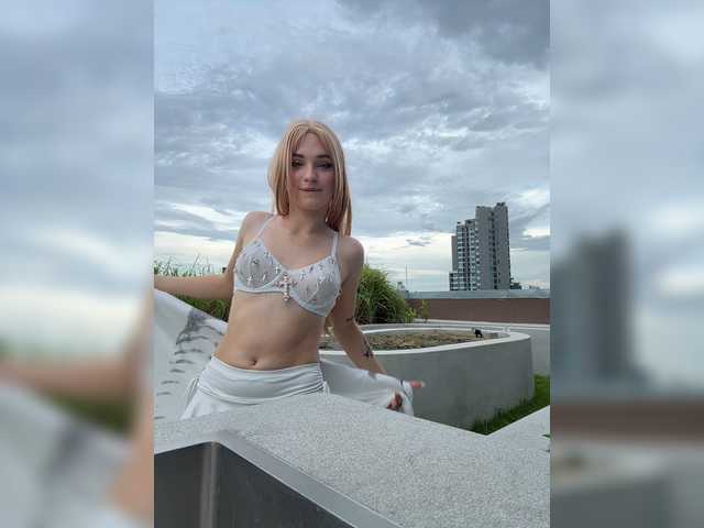 AstridMoss live cam on BongaCams