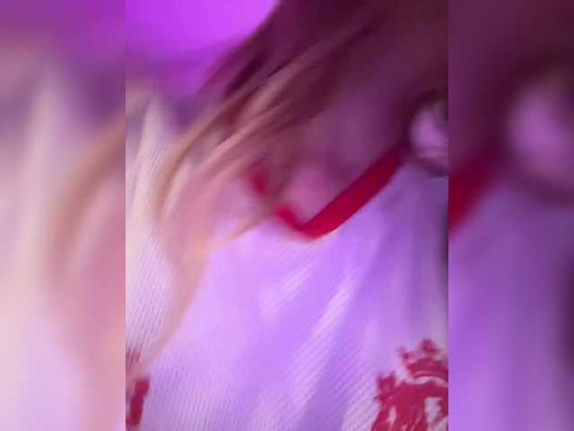 AstridMoss live cam on BongaCams