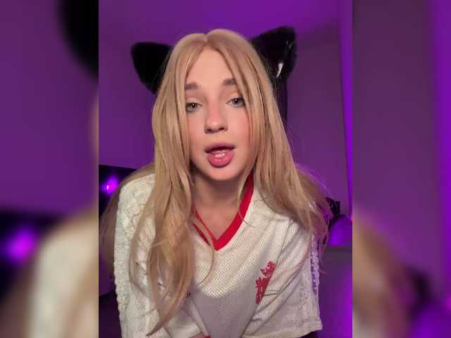 AstridMoss live cam on BongaCams