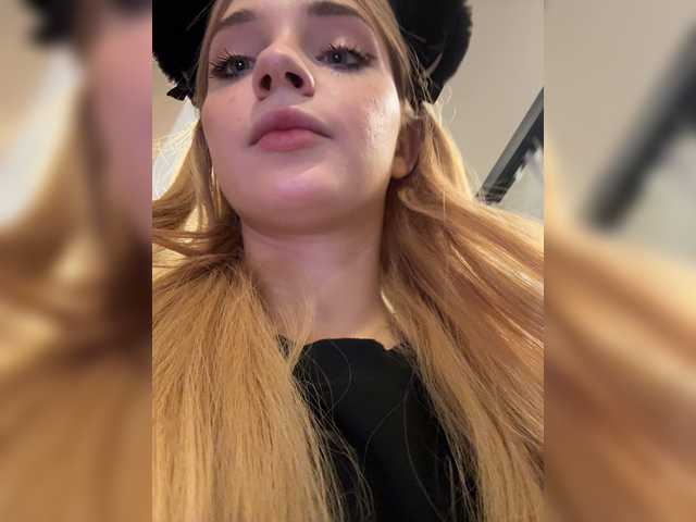 AstridMoss live cam on BongaCams