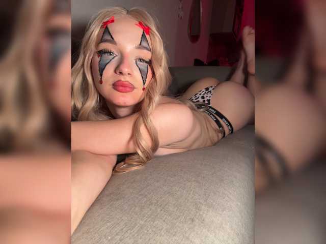 AstridMoss, en vivo ahora en BongaCams