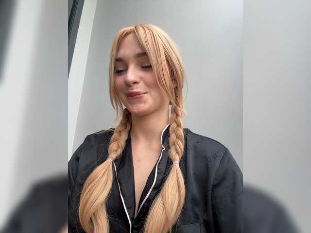 AstridMoss live cam on BongaCams
