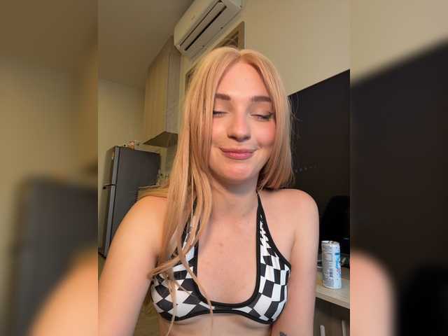 AstridMoss live cam on BongaCams