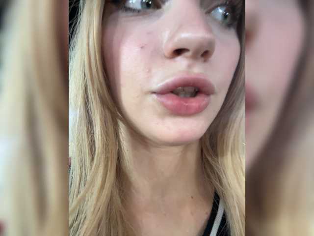 AstridMoss live cam on BongaCams