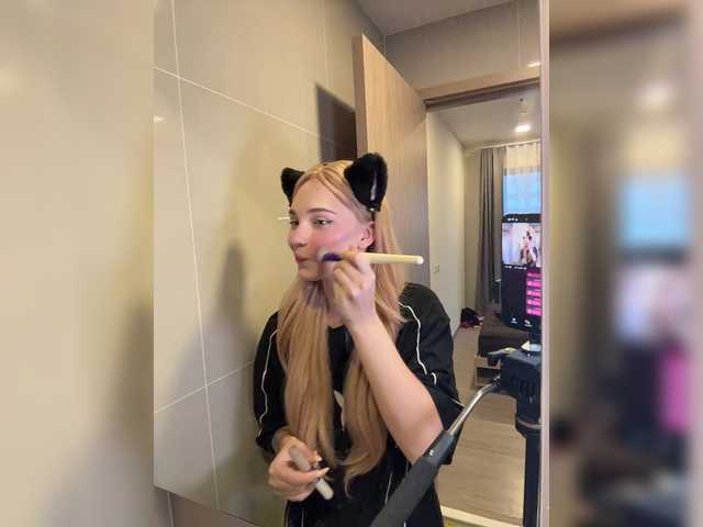 AstridMoss live cam on BongaCams