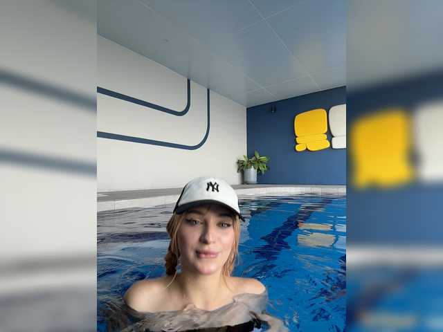 AstridMoss live cam on BongaCams