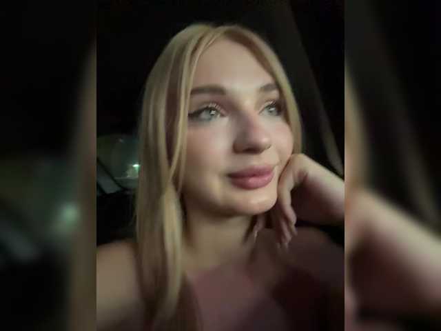 AstridMoss live cam on BongaCams