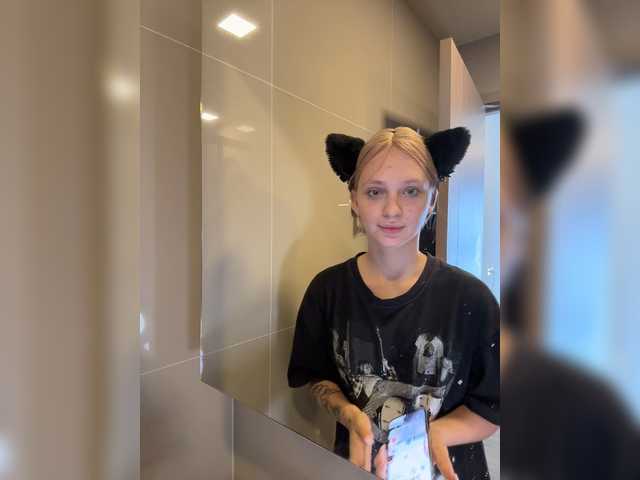AstridMoss live cam on BongaCams