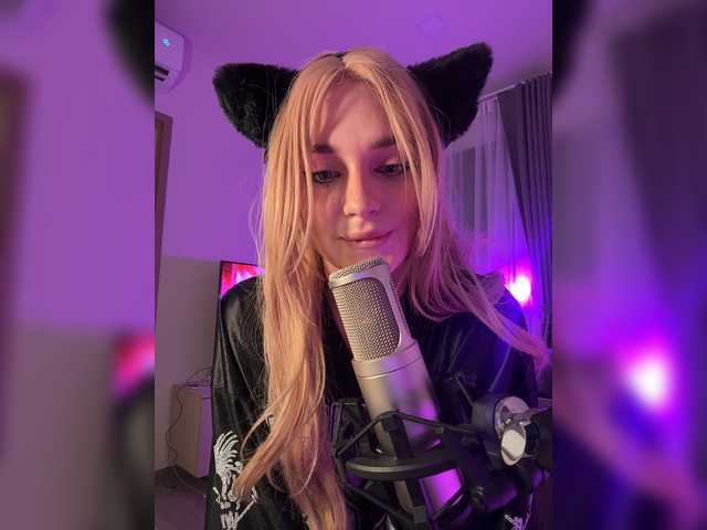 AstridMoss live cam on BongaCams
