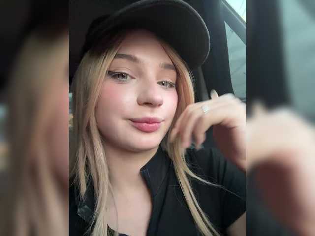 AstridMoss live cam on BongaCams