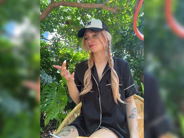 AstridMoss live cam on BongaCams