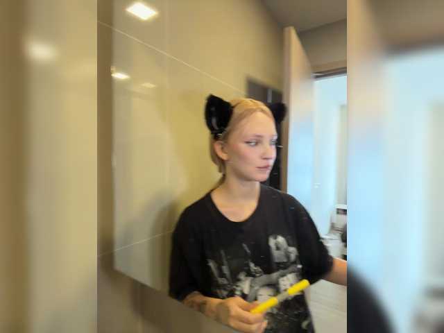 AstridMoss live cam on BongaCams