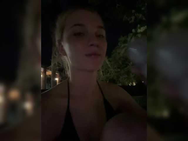 AstridMoss live cam on BongaCams