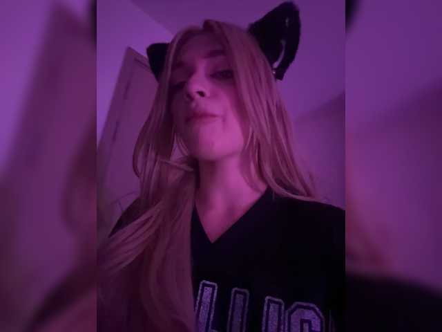 AstridMoss live cam on BongaCams