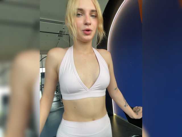 AstridMoss live webcam show