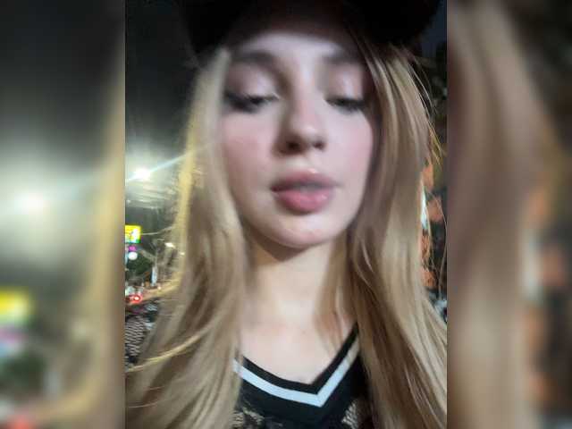 AstridMoss live cam on BongaCams
