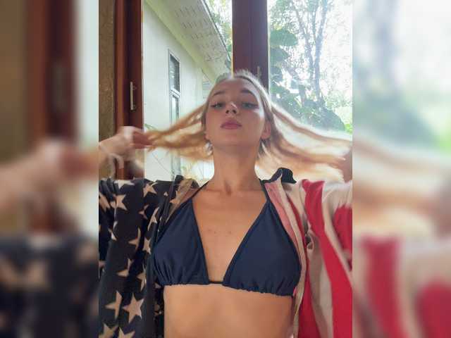 AstridMoss live cam on BongaCams