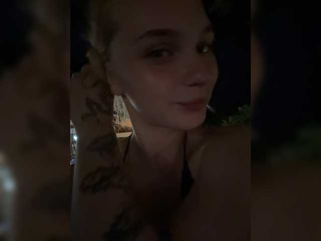 AstridMoss live cam on BongaCams