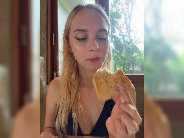 AstridMoss live cam on BongaCams