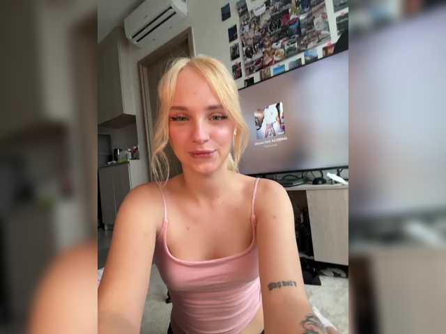 AstridMoss live cam on BongaCams