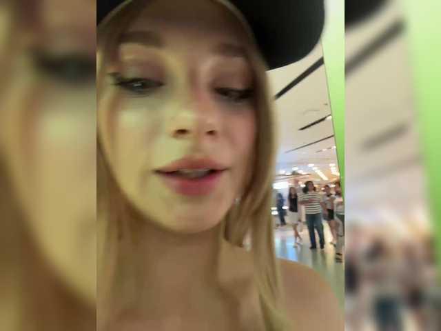 AstridMoss live cam on BongaCams